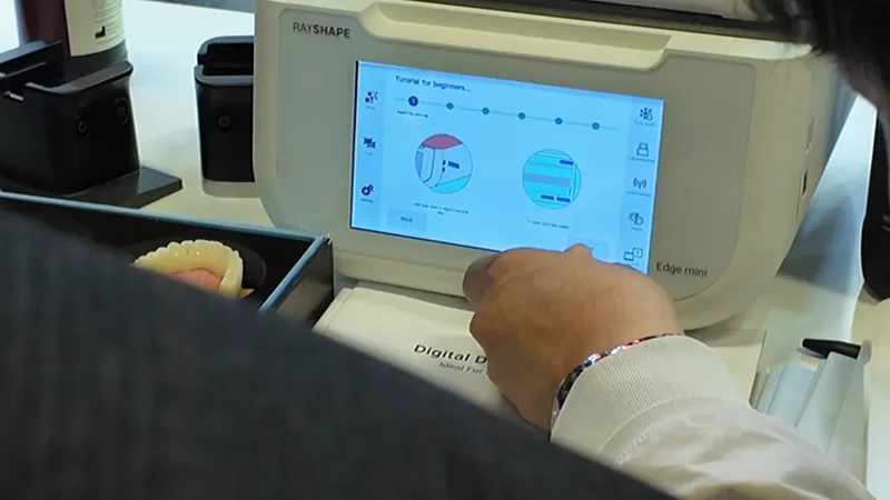 One - Click Operation Reshapes the Usability Standard of Dentistry One - Click Operation Reshapes the Usability Standard of Dentistry