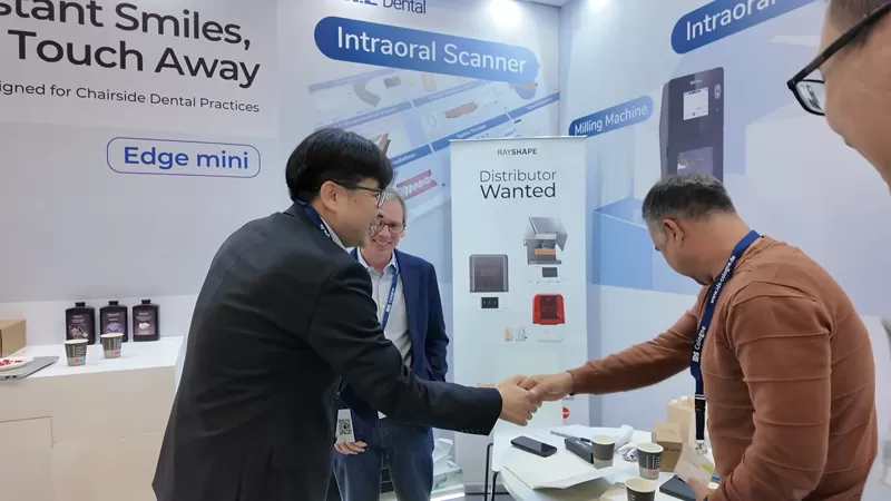 Edge Mini Chairside 3D Printer Makes Its Overseas Debut Edge Mini Chairside 3D Printer Makes Its Overseas Debut