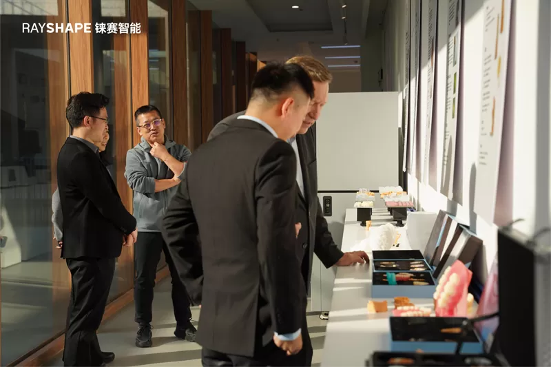 Edge Max: Large-Format Printing, Efficiency In The Spotlight Edge Max: Large-Format Printing, Efficiency In The Spotlight